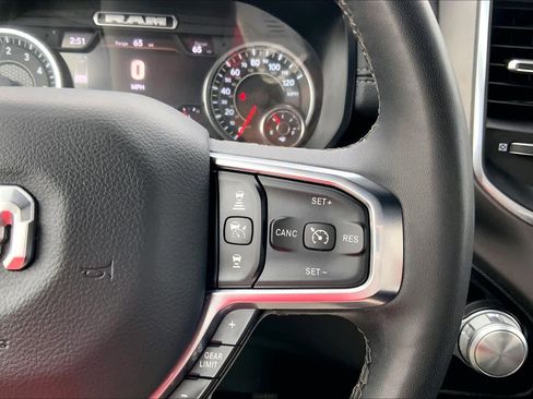 Used 2025 RAM 1500 Laramie image 25