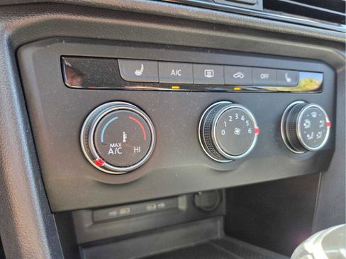 Used 2022 Volkswagen Taos SE image 26