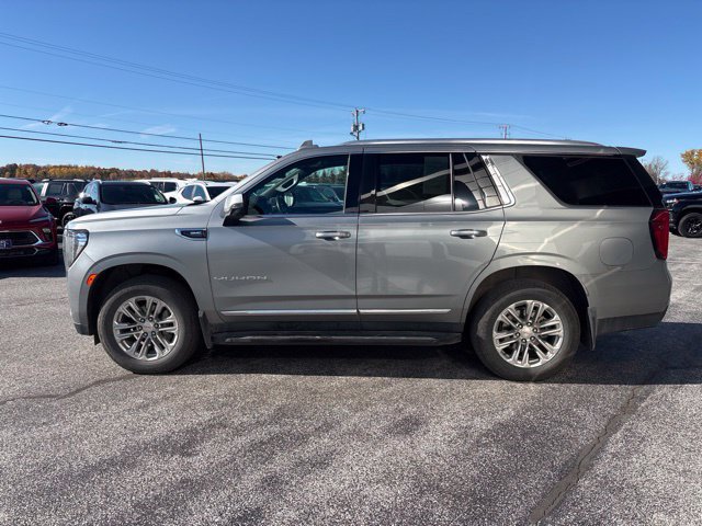 Used 2024 GMC Yukon SLT w/ SLT Premium Package AWD/4WD image 2