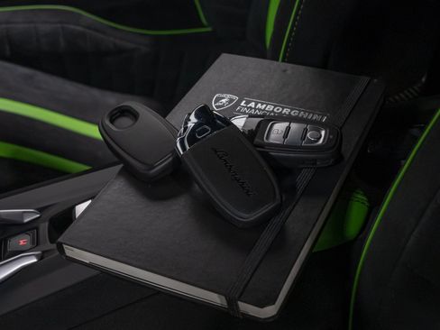 Used 2023 Lamborghini Huracan STO RWD image 79