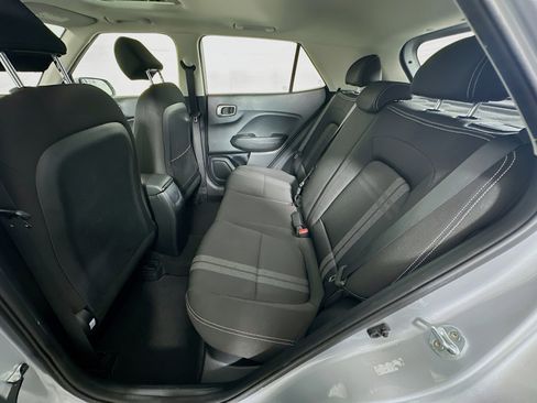 Used 2022 Hyundai Venue SEL FWD image 29