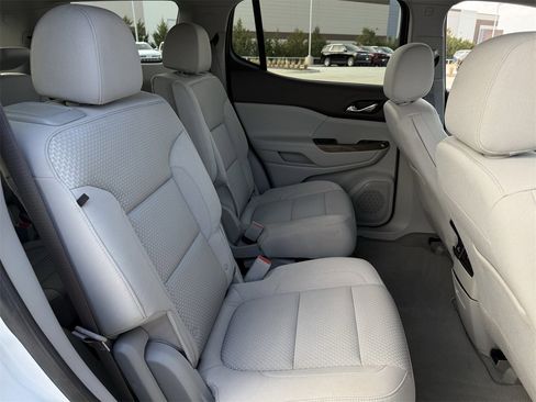 Used 2023 GMC Acadia SLE w/ Driver Convenience Package image 24