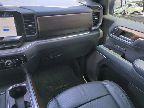 Used 2024 Chevrolet Silverado 1500 High Country w/ High Country Premium Package AWD/4WD image 19