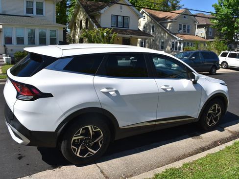 Used 2025 Kia Sportage LX FWD image 5