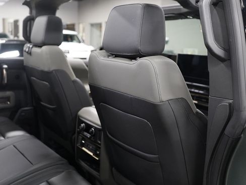 Used 2024 GMC Hummer EV 3X AWD/4WD image 32