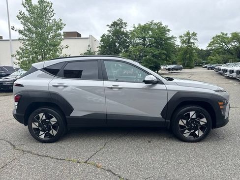 Used 2024 Hyundai Kona SEL AWD/4WD image 12