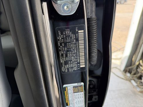 Used 2025 Hyundai Kona SEL image 29