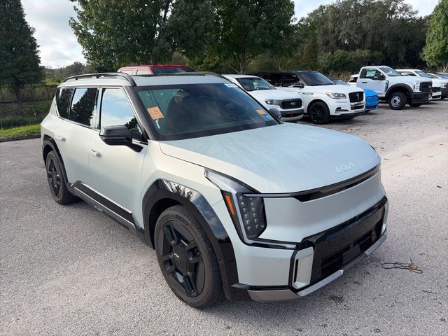 Used 2024 Kia EV9 GT-Line AWD/4WD image 3