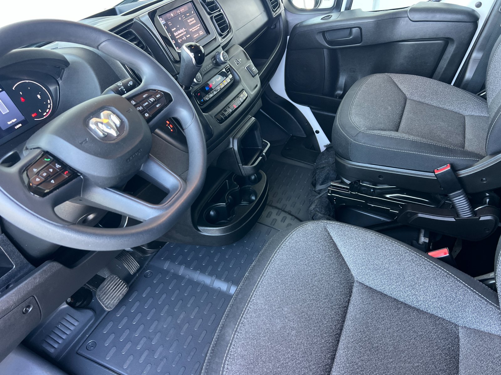 Used 2025 RAM ProMaster 2500 w/ U-Haul Equipment Group FWD image 10
