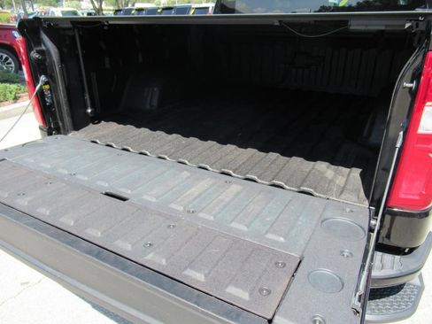 Used 2022 Chevrolet Silverado 1500 Custom Trail Boss w/ Safety Confidence Package AWD/4WD image 31