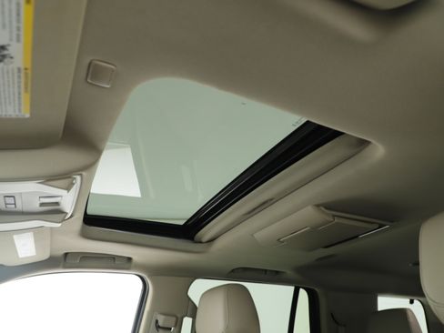 Used 2019 Cadillac Escalade Luxury image 8