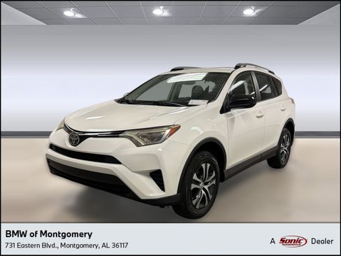 Used 2017 Toyota RAV4 LE FWD image 1