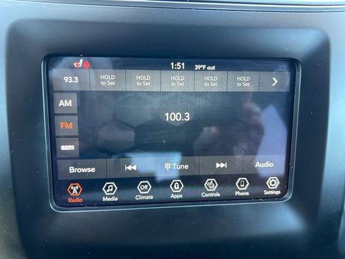 Used 2021 Jeep Cherokee Latitude Plus AWD/4WD image 23