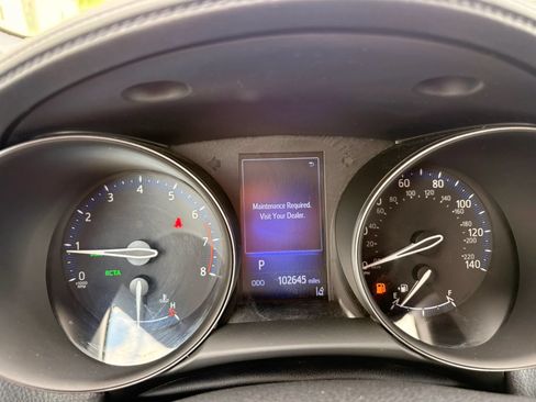 Used 2018 Toyota C-HR XLE FWD image 26