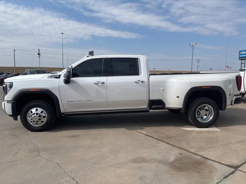 Used 2025 GMC Sierra 3500 Denali w/ Denali Reserve Package image 3