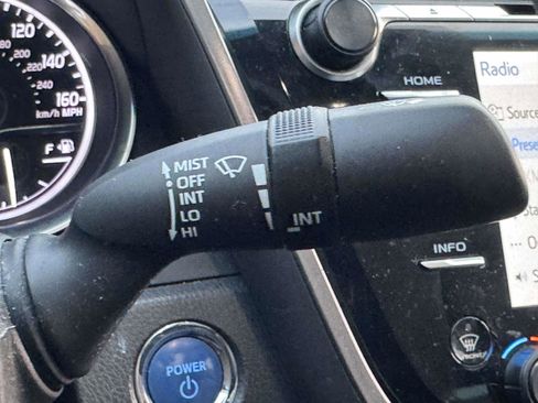 Used 2018 Toyota Camry XLE image 24