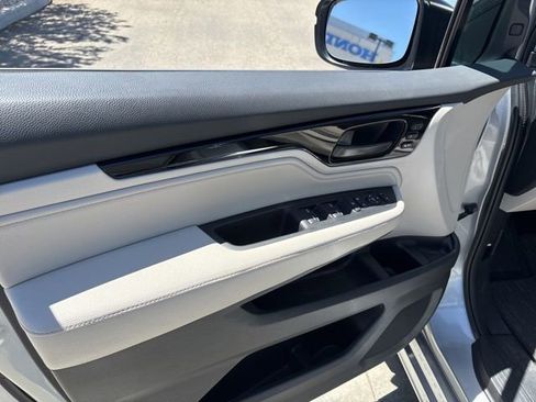 Certified 2025 Honda Odyssey Touring image 20