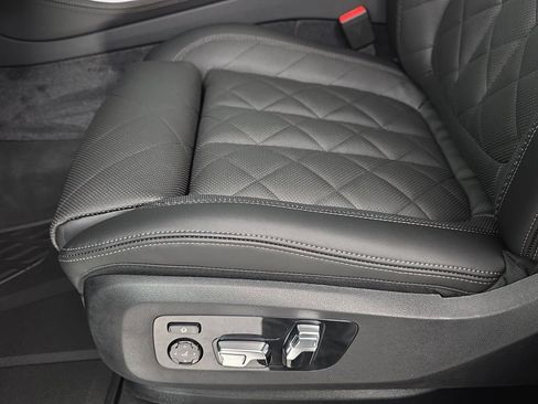 New 2026 BMW X5 xDrive50e w/ M Sport Package image 28