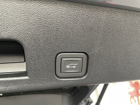 New 2026 GMC Acadia AT4 w/ Luxury Package image 10