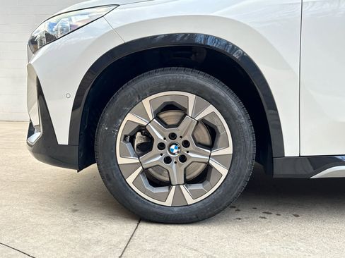 Certified 2025 BMW X1 xDrive28i w/ Technology Package image 6