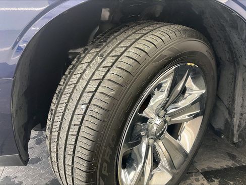 Used 2015 Dodge Challenger SXT w/ Driver Convenience Group RWD image 32