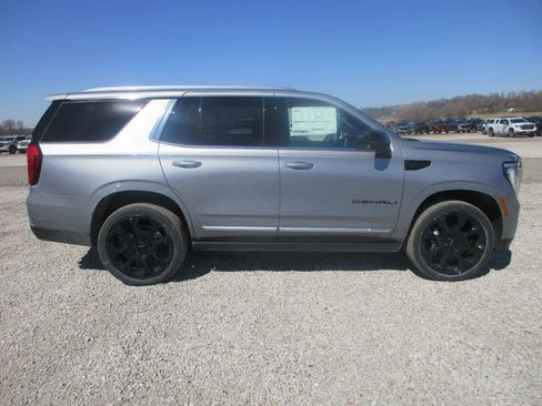 New 2026 GMC Yukon Denali w/ Denali Reserve Package image 2