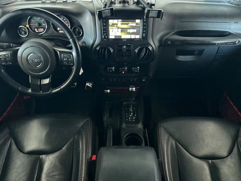 Used 2017 Jeep Wrangler Unlimited Rubicon AWD/4WD image 13