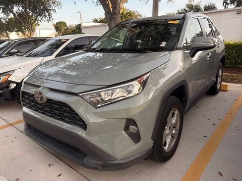 Used 2021 Toyota RAV4 XLE FWD image 2
