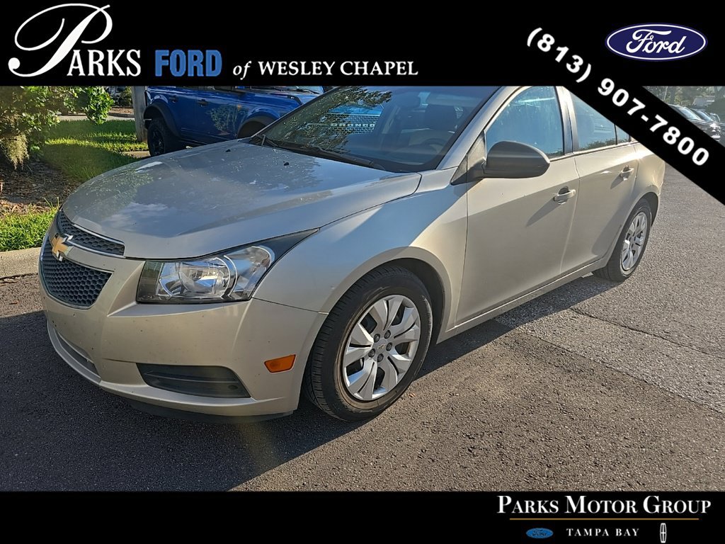 Used 2013 Chevrolet Cruze LS FWD image 3