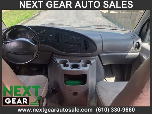 Used 2000 Ford E-150 and Econoline 150 RWD image 8