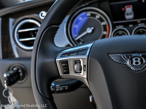 Used 2014 Bentley Flying Spur W12 image 30