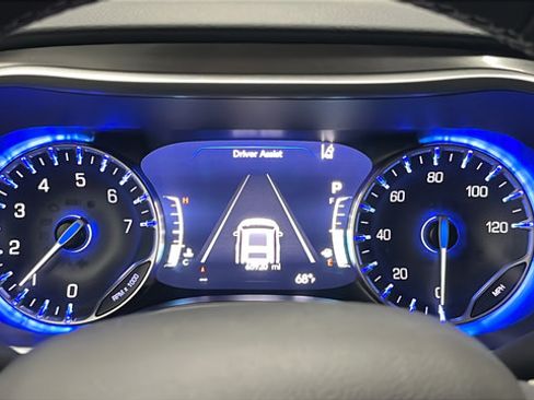 Used 2024 Chrysler Pacifica Touring-L FWD image 16