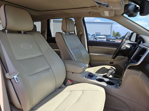 Used 2016 Jeep Grand Cherokee Overland AWD/4WD image 20