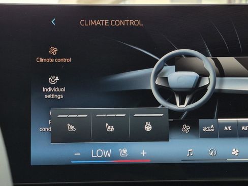 New 2026 BMW X5 sDrive40i w/ Climate Comfort Package image 21