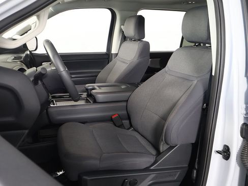 Used 2025 Ford Expedition Max Active AWD/4WD image 29
