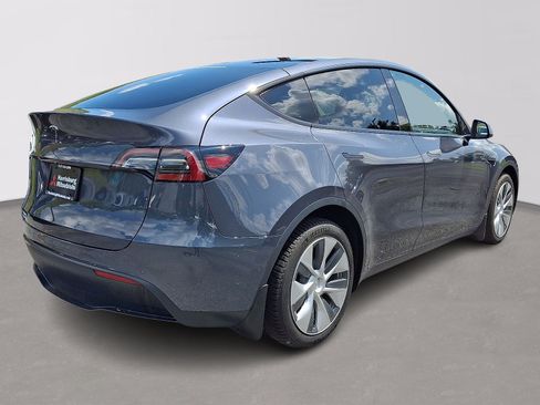 Used 2022 Tesla Model Y Long Range AWD/4WD image 6