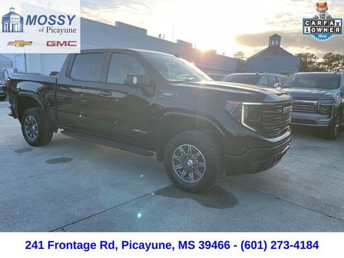 Used 2024 GMC Sierra 1500 AT4 w/ Technology Package image 9