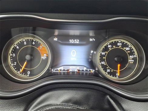 Certified 2022 Jeep Cherokee Latitude Lux image 30