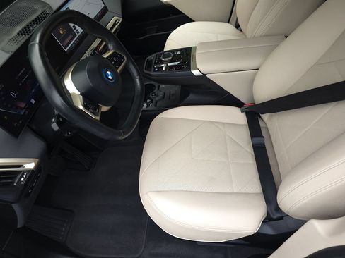 Used 2024 BMW iX xDrive50 w/ Sport Package AWD/4WD image 11