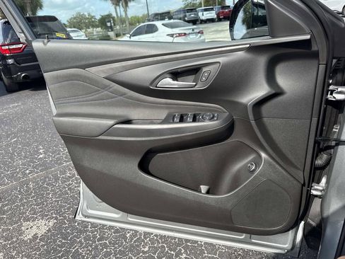 Used 2025 Buick Envista Sport Touring w/ Convenience I Package FWD image 18