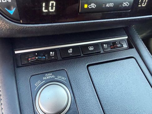 Used 2017 Lexus ES 350 w/ Luxury Package FWD image 21
