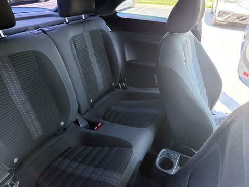 Used 2012 Volkswagen Beetle Turbo FWD image 37