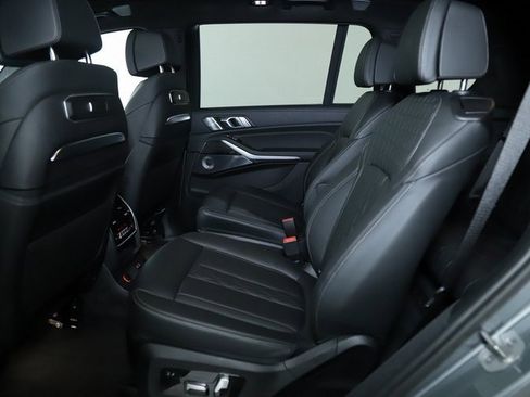 Used 2024 BMW X7 M60i w/ Executive Package image 18