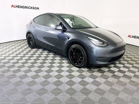 Used 2020 Tesla Model Y Long Range image 7