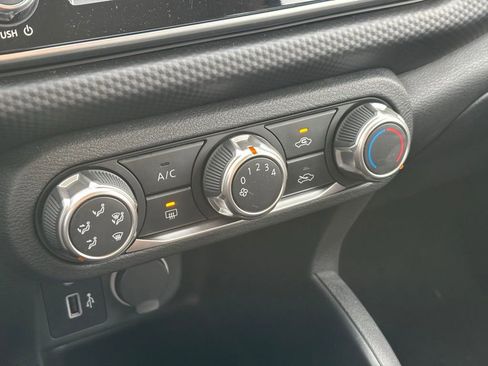 Used 2025 Nissan Kicks Play S image 18