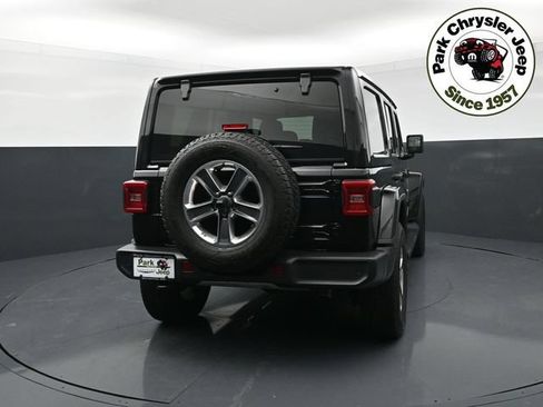 Used 2022 Jeep Wrangler Unlimited Sahara w/ Cold Weather Group AWD/4WD image 5