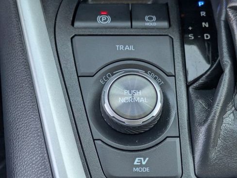 Used 2023 Toyota RAV4 Limited image 16