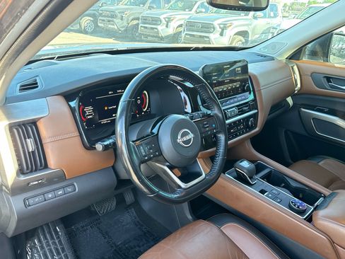 Used 2022 Nissan Pathfinder Platinum w/ Cargo Package AWD/4WD image 10