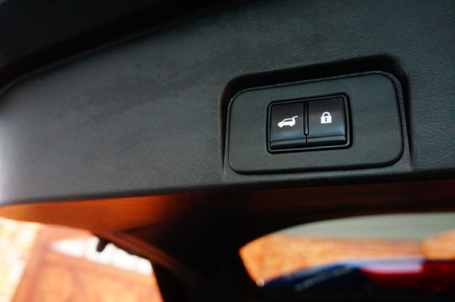 Used 2025 Nissan Rogue SV AWD/4WD image 35