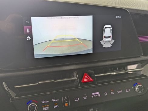 Used 2024 Kia Niro EX FWD image 22